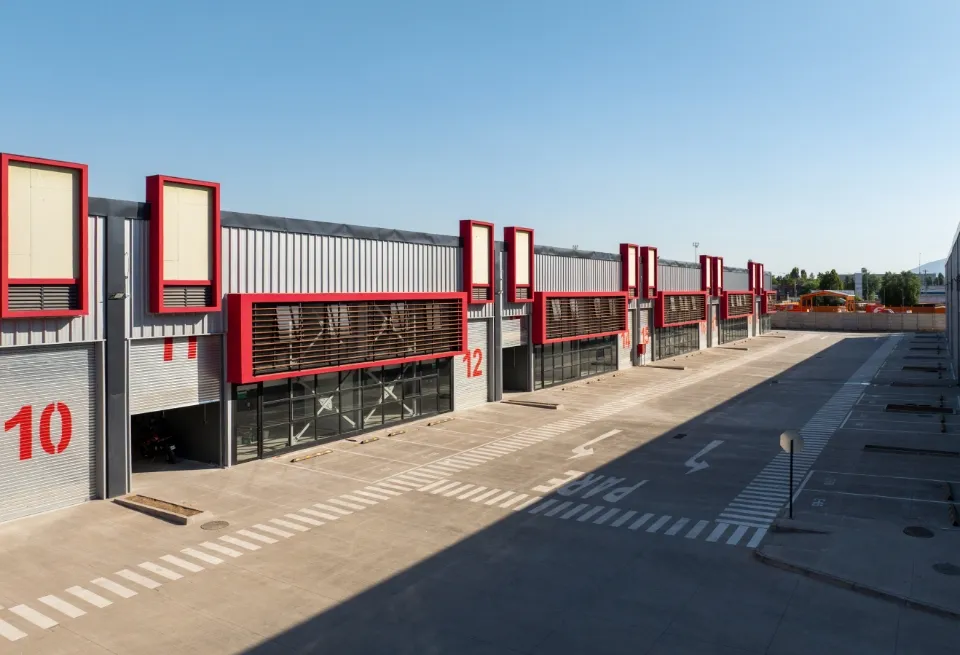 Frente de bodegas CityBox